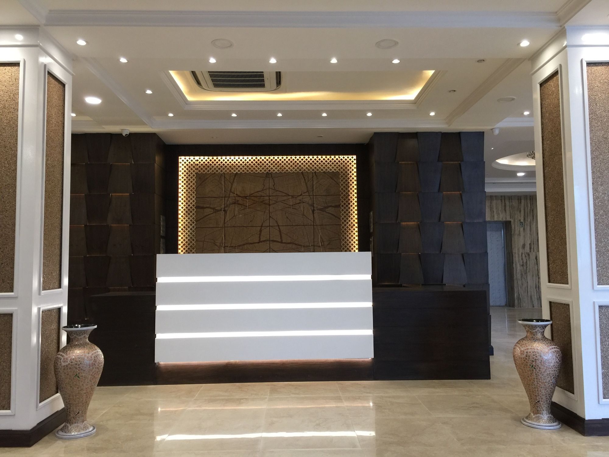 Heritage Luxury Srīnagar Esterno foto
