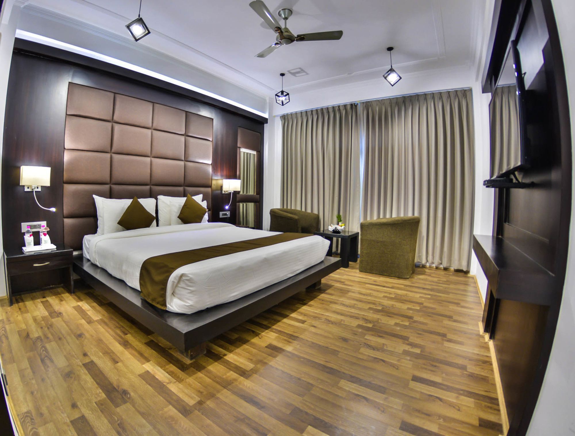 Heritage Luxury Srīnagar Esterno foto
